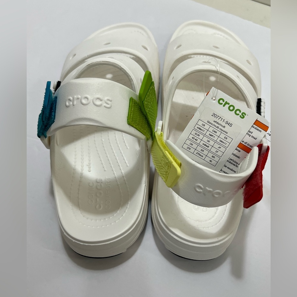 CROCS White Sandals with Adjustable Straps and Ventilation - Picture 9 of 14